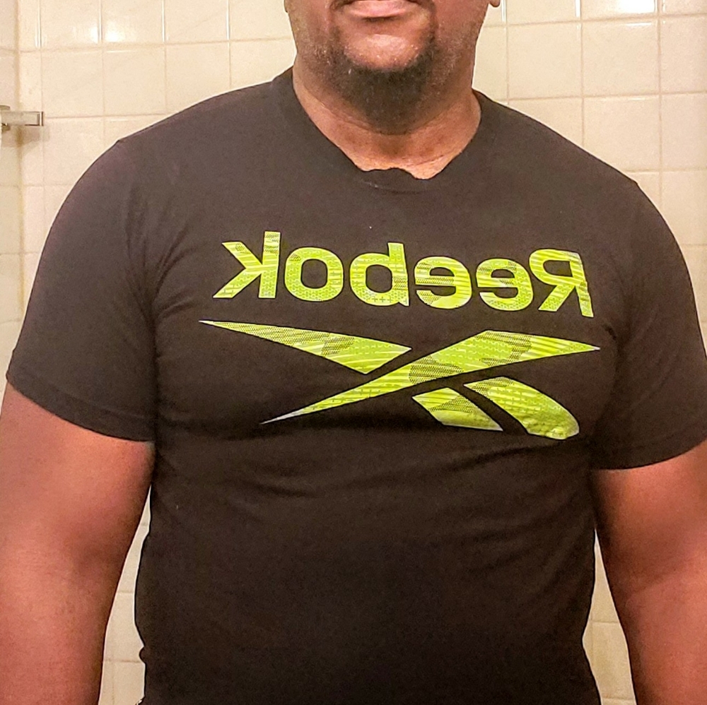 T SHIRT - Picture 3 of 3